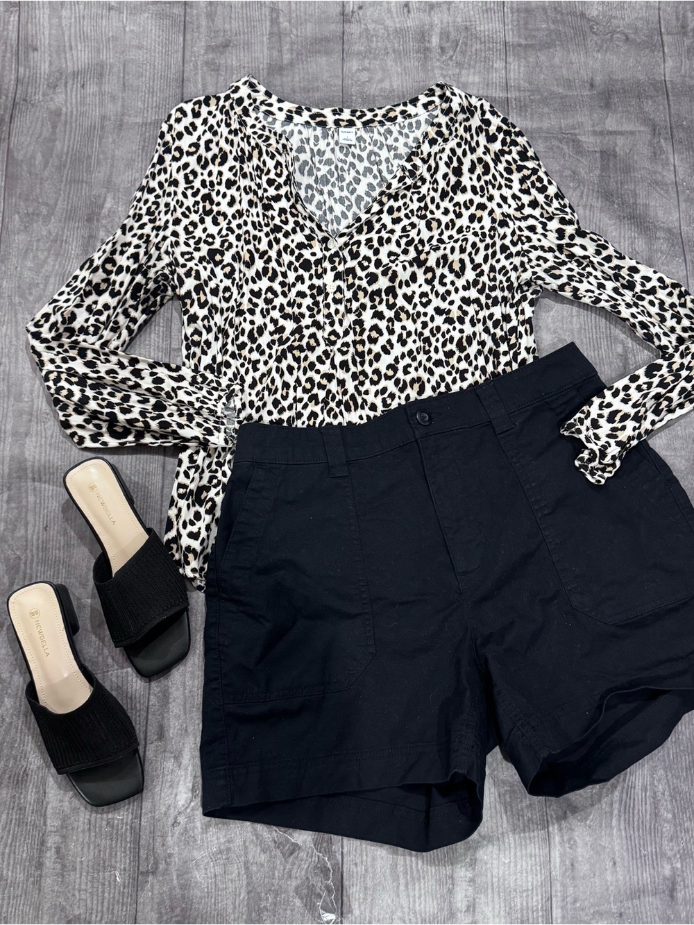 Old  Navy Leopard Print V-Neck Blouse
